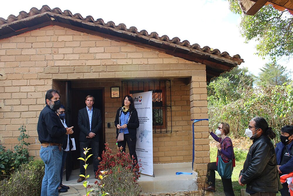 Christoph Jost und Susanna Hess-Kalcher bei der Eröffnung von Radio EPJA, Mexiko. DVV International