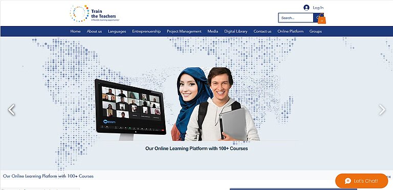 Screenshot der Website ‘Train the Teachers’: Im Zentrum stehen zwei lächelnde Personen vor einer stilisierten Weltkarte, daneben ein Bildschirm mit einer Videokonferenz
