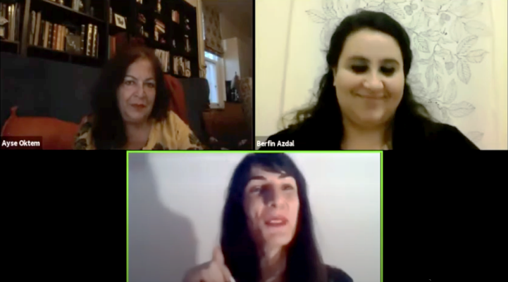 Drei Personen reden online miteinander.